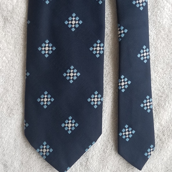 Gimbels by Prince Igor Burma Necktie / Suit Tie in Dark Blue with Squares - Picture 2 of 14